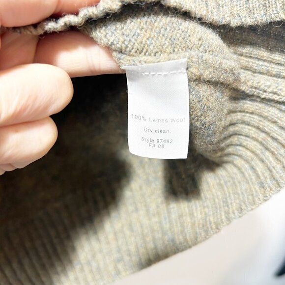 J.Crew 100% Lambswool V Neck Argyle Sweater Size Medium Premium Lambswool - Picture 8 of 10